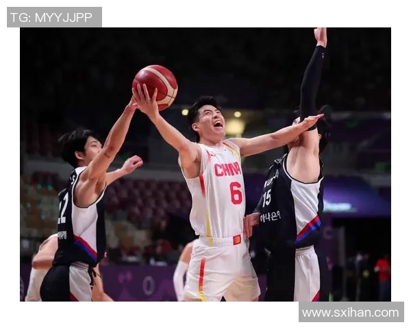 中国男篮与韩国队赛场冲突引发热议球迷对暴力行为表示强烈反对 中国男篮与韩国队赛场冲突引发热议球迷对暴力行为表示强烈反对