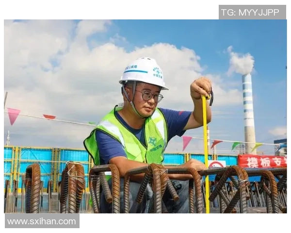 刘铮的奋斗历程与成就探秘:从普通青年到行业领军人物的蜕变之路 刘铮的奋斗历程与成就探秘:从普通青年到行业领军人物的蜕变之路